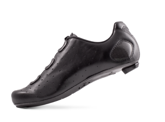 CX332 4-HOLE CLEAT
